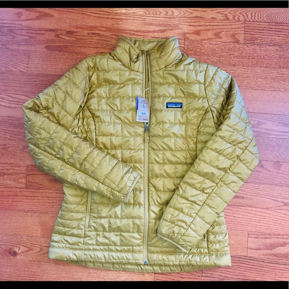 NWT Patagonia Nano Puff Jacket- grape 
